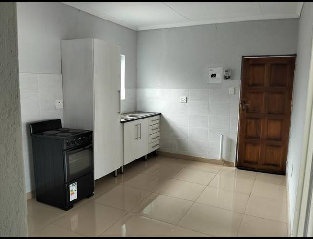 2 BEDROOM PROPERTY TO RENT IN CHROOM PARK